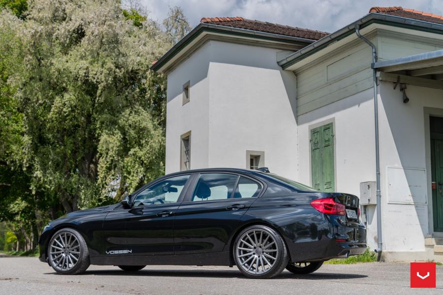  BMW 3-Series Sedan on Vossen Wheels (VFS2) 2017 года  (фото 4 из 25)
